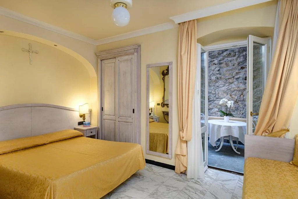 Camera Matrimoniale Standard — Hotel Due Mari
