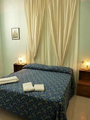 Standard Double Room — Hotel Ferraro