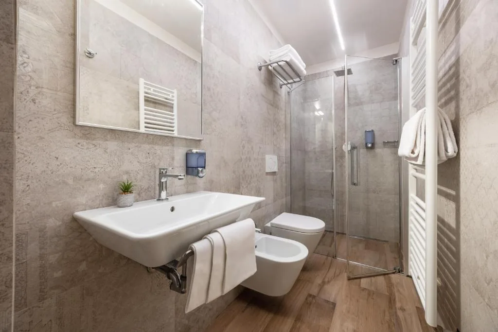 Standard Double Room — Hotel Flavia