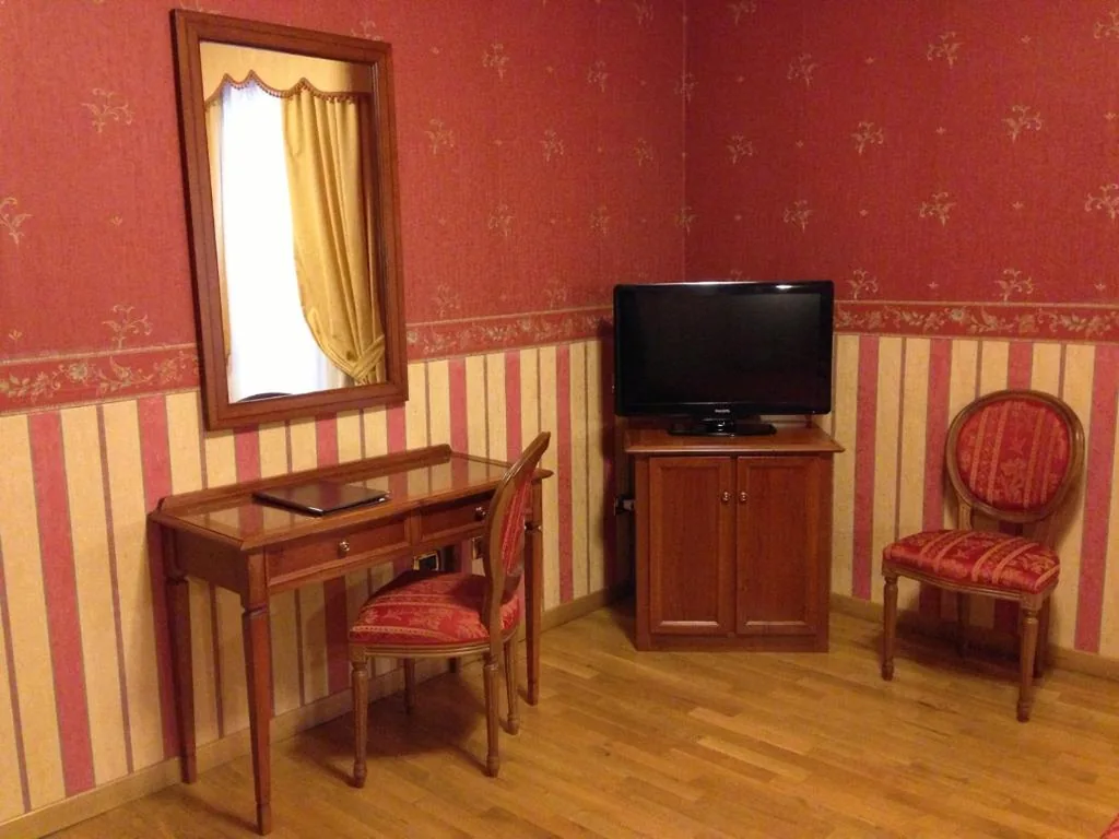 Camera Matrimoniale Standard — Hotel Holiday Sul Lago