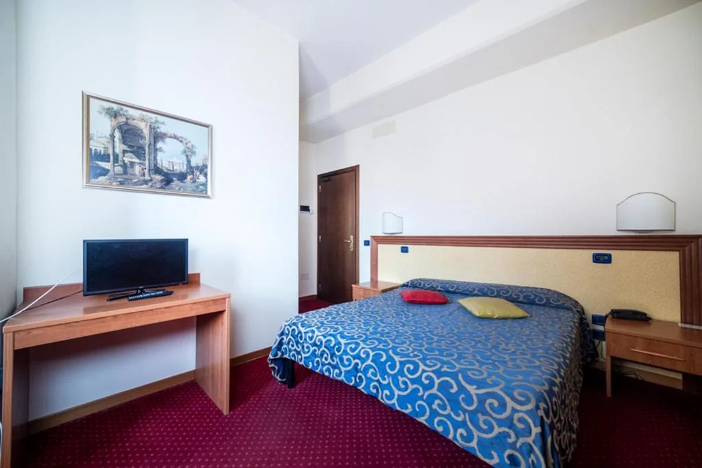 Camera Matrimoniale Standard — Hotel Italia & Lombardi
