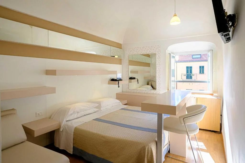 Standard Double Room — Hotel Melograno