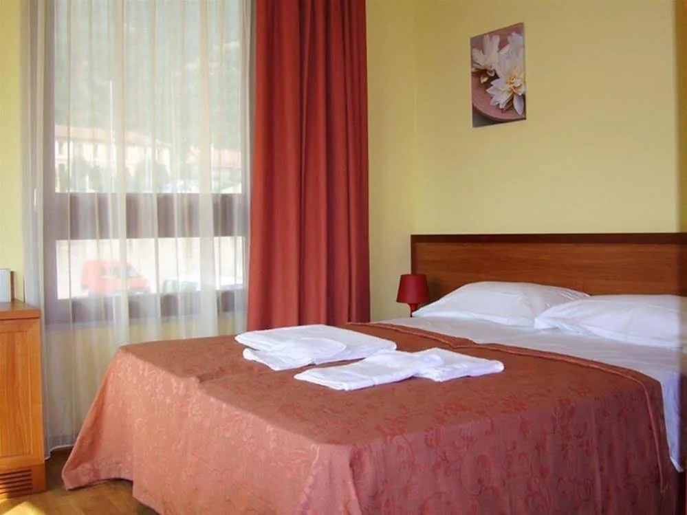 Standard Double Room — Hotel PALAS