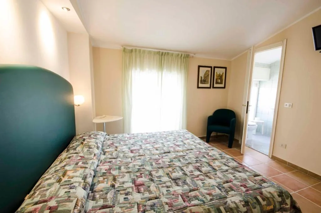 Camera Matrimoniale Standard — Hotel Tarconte