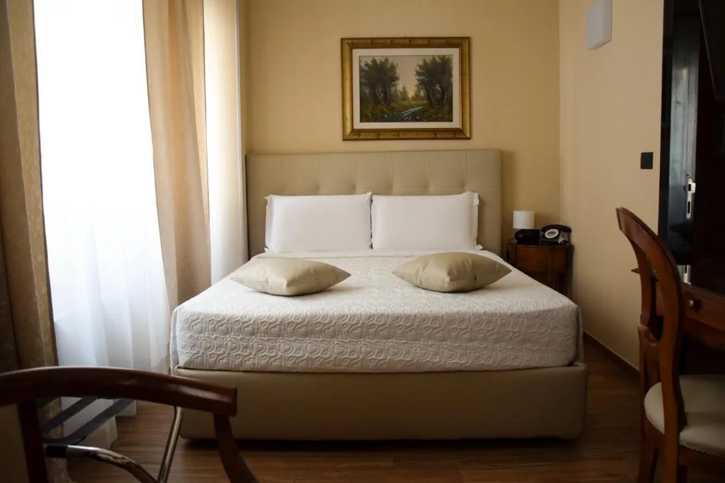 Standard Double Room — Hotel Valentino Du Parc