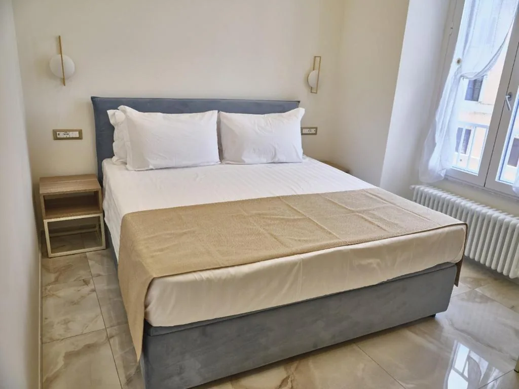 Camera Matrimoniale Standard — King Vittorio Guest House