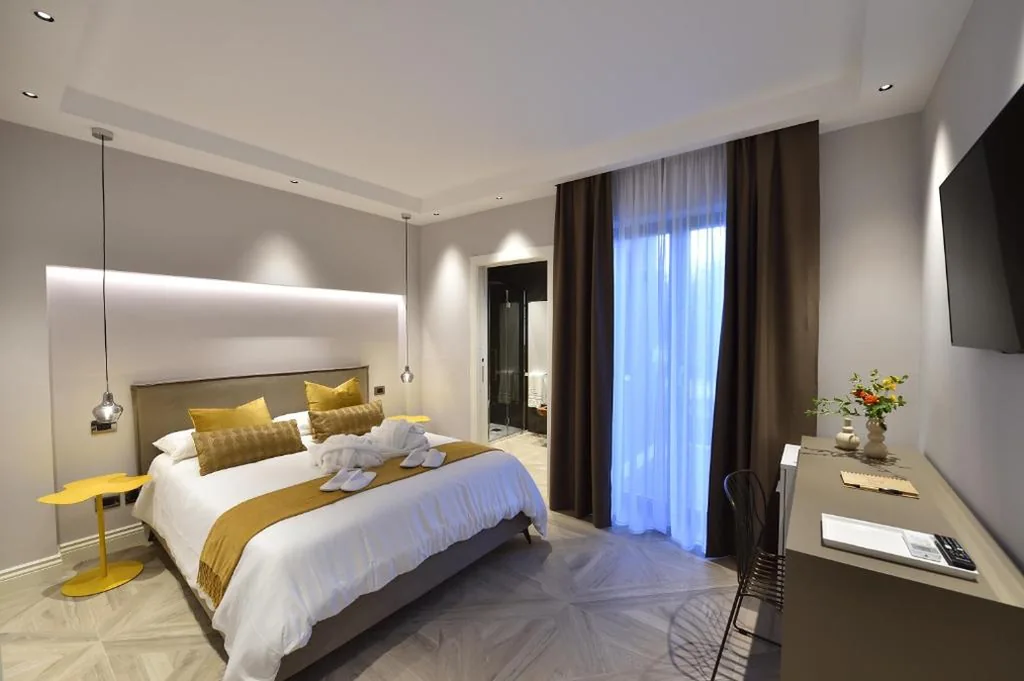 Standard Double Room — La Dependance Luxury Bed and Breakfast
