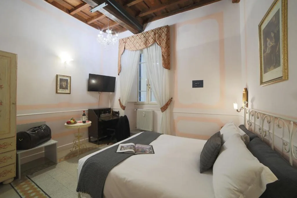 Standard Double Room — La Maison Dell’Orologio