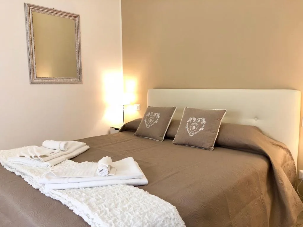 Standard Double Room — Lifestyle Veneto Suite