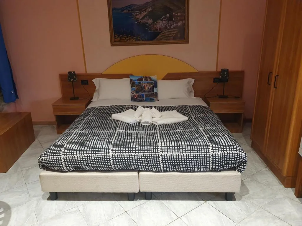 Standard Double Room — Locanda Dalla Compagnia