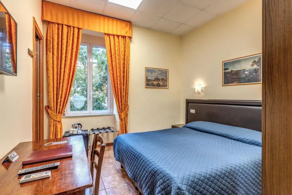 Standard Double Room — Locanda San Cosimato
