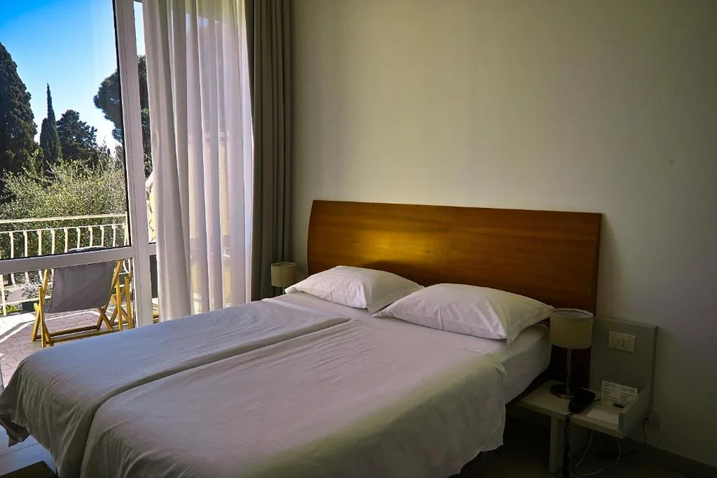 Standard Plus Double Room with Terrace — Hotel L’Approdo