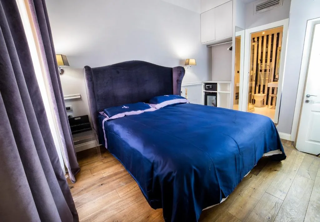 Standard Double Room — Relais San Lorenzo In Lucina