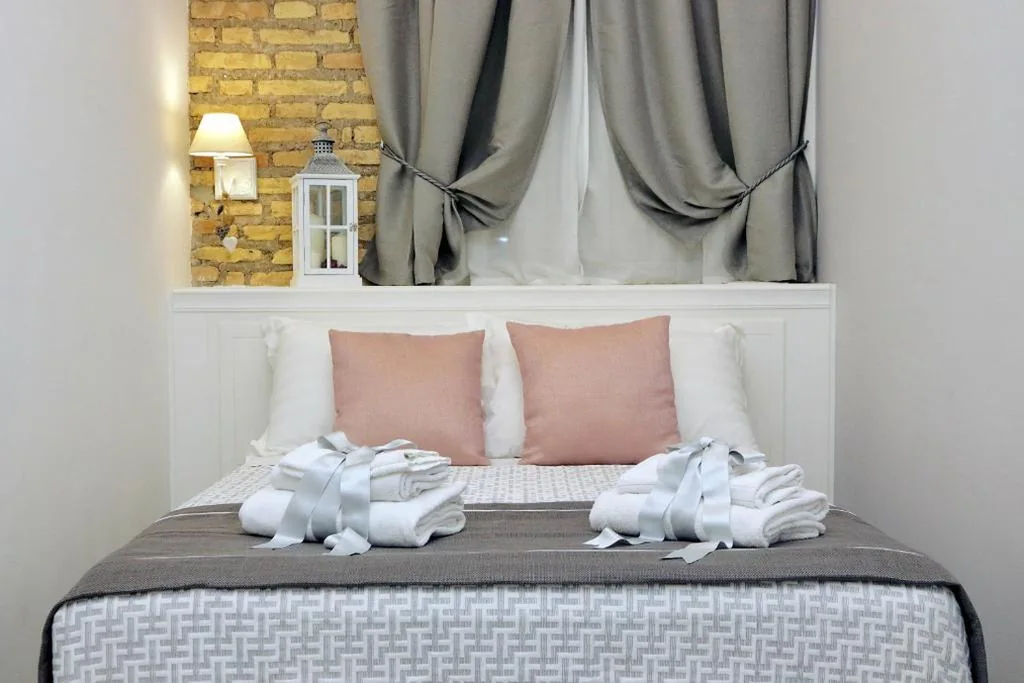 Standard Double Room — Roman Holiday Suites