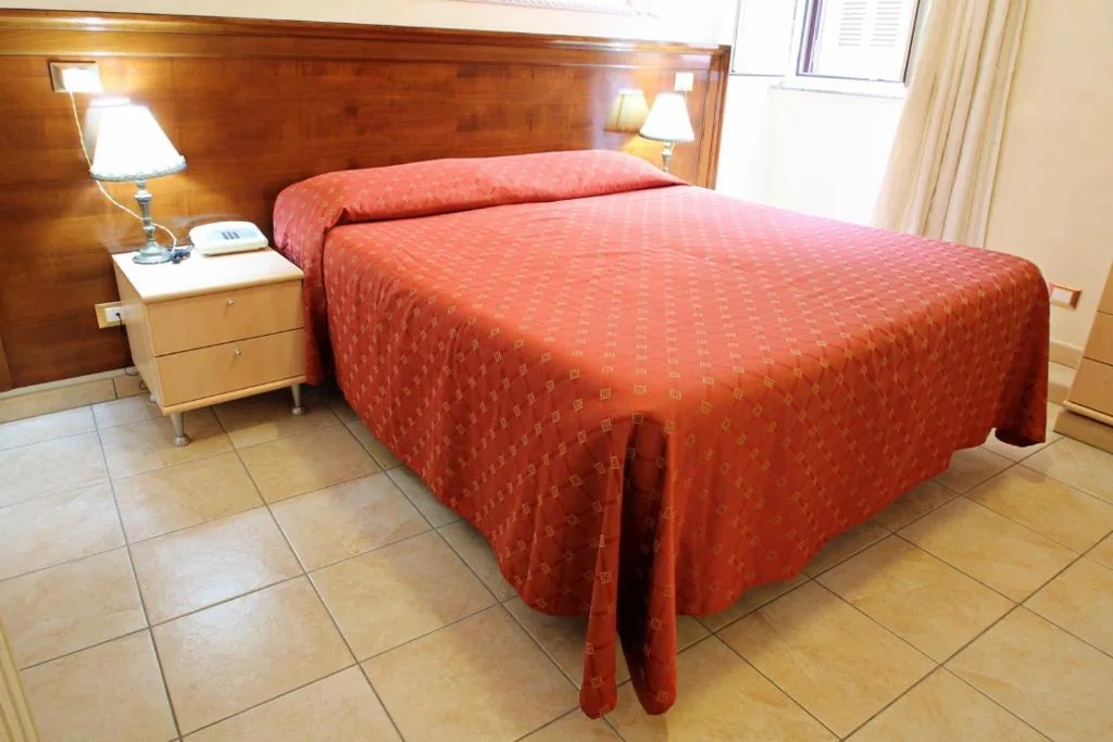 Standard Double Room — Rosetta