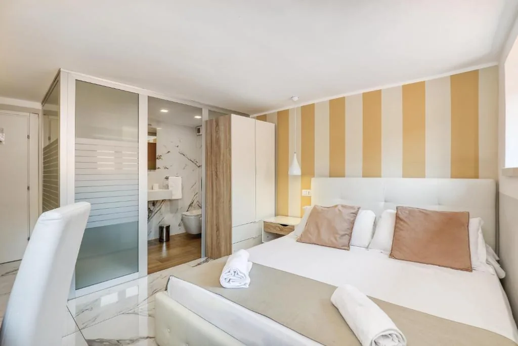 Standard Double Room — Spagna Dream Suites