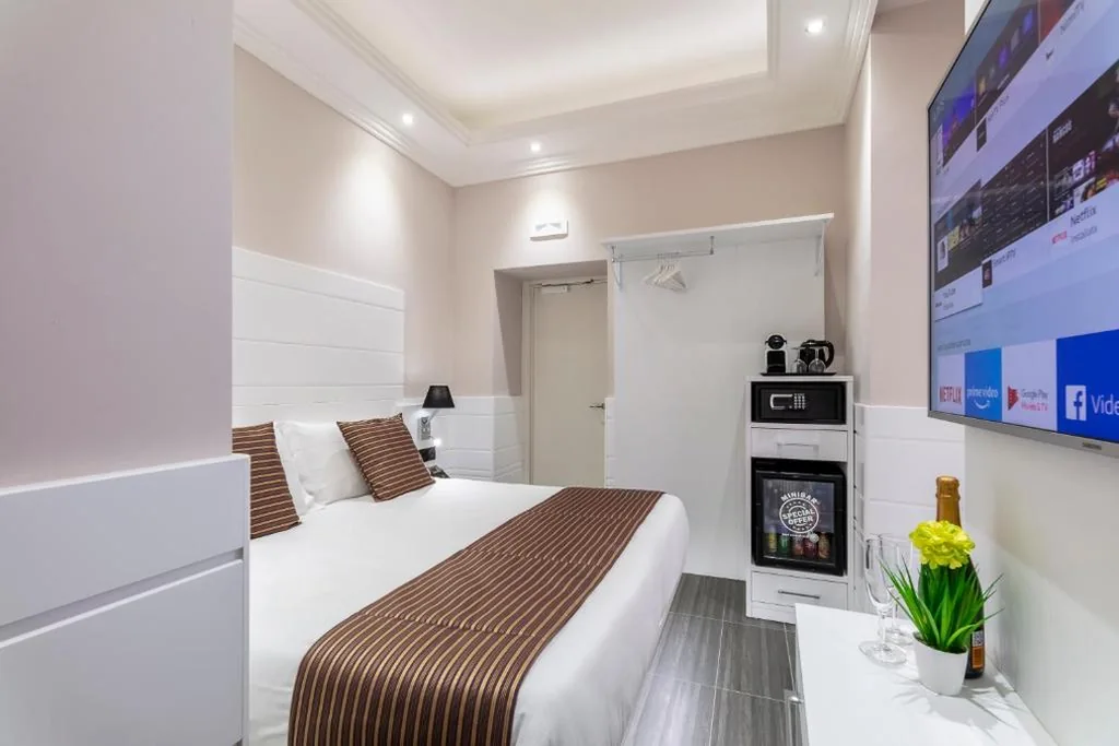 Camera Matrimoniale Standard — THE ONE Boutique Hotel & Private SPA Roma
