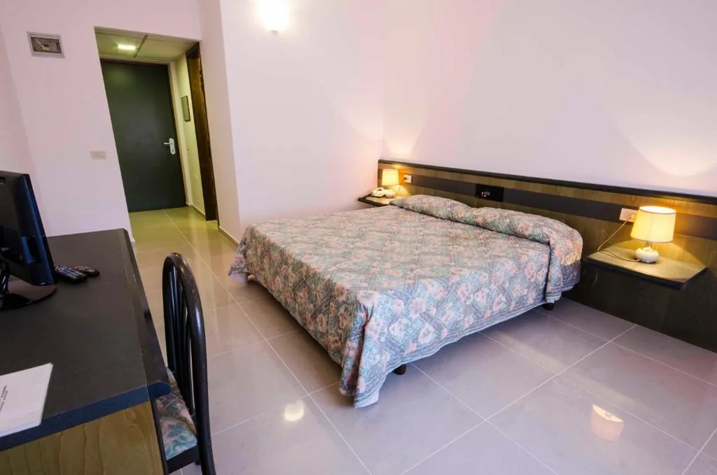 Standard Double Room — Torre Del Sole