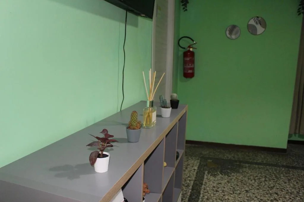Standard Double Room — Uddin House