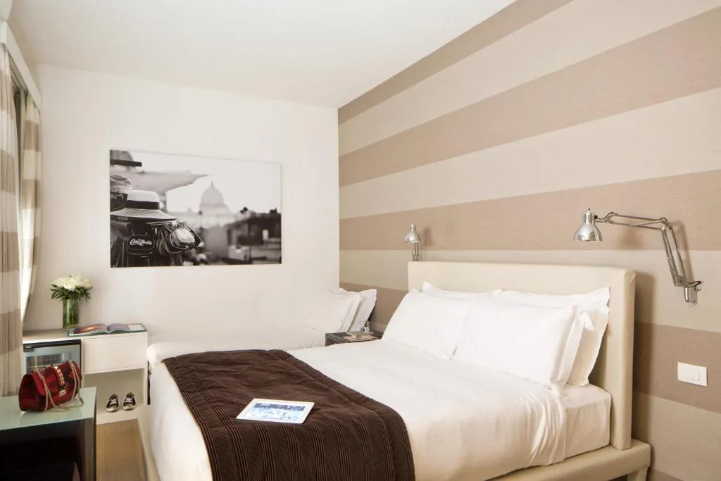 Standard Double Room — Via Del Corso Home Roma