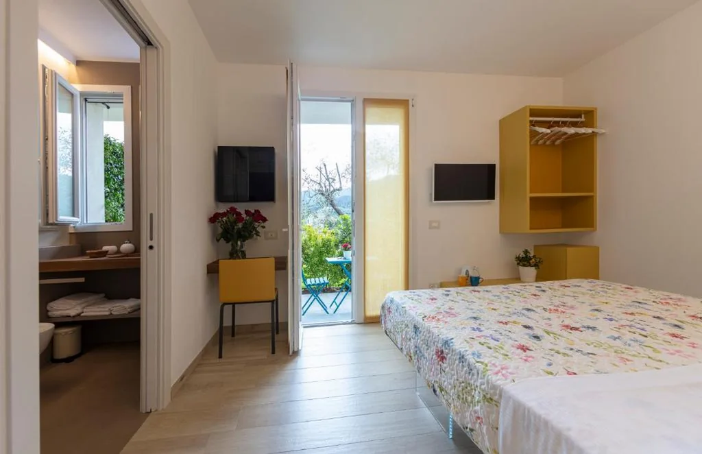 Camera Matrimoniale Superior — ARIA Design B&B Levanto