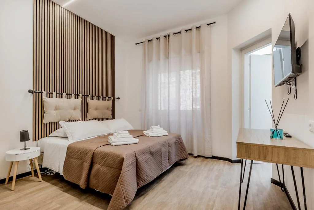 Superior Double Room — Casa Roma B&B