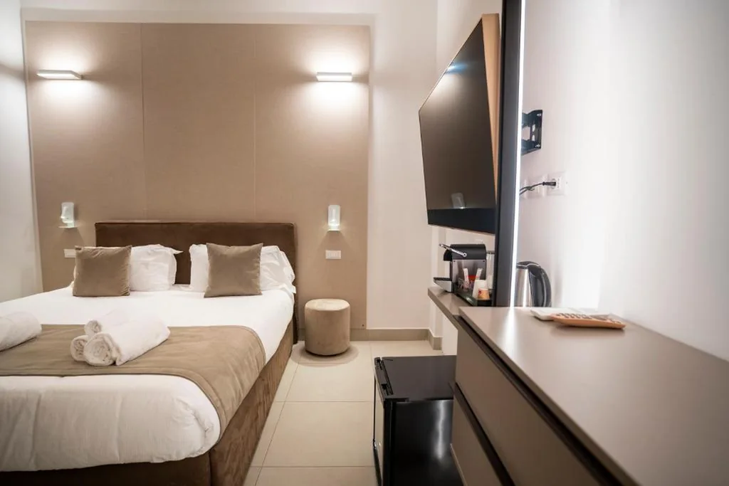 Camera Matrimoniale Superior — Cicerone’s Luxury Suites