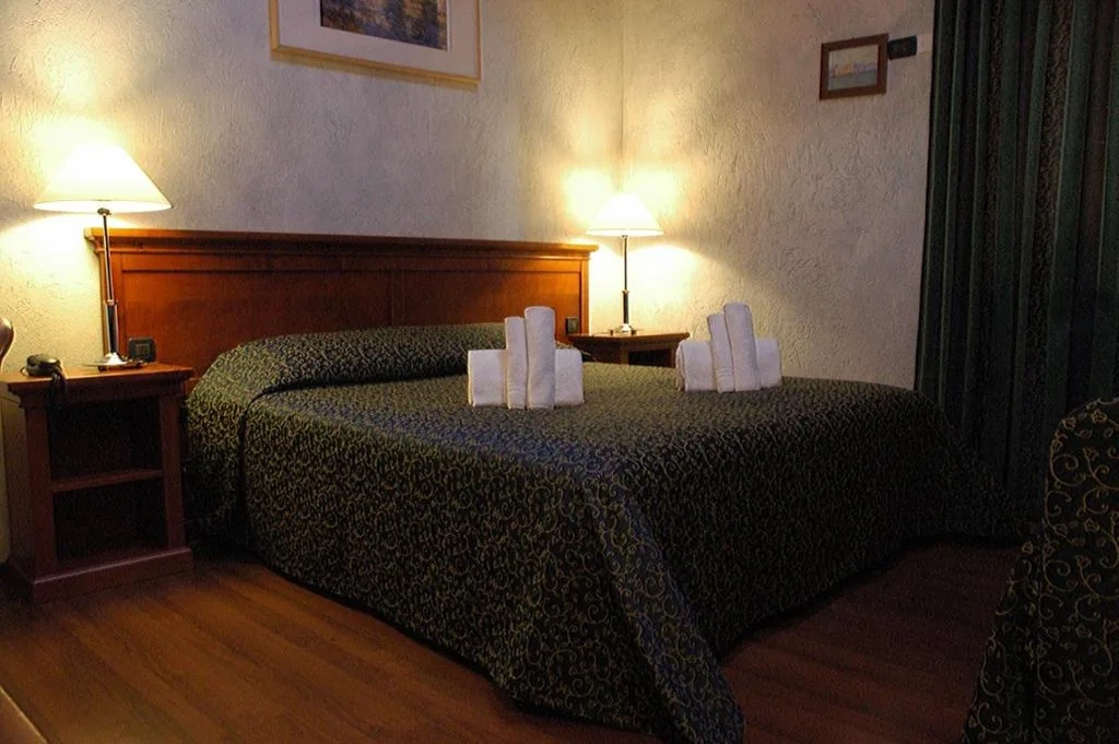 Camera Matrimoniale Superior con Accesso Spa - su 2 Livelli — Hotel Clari