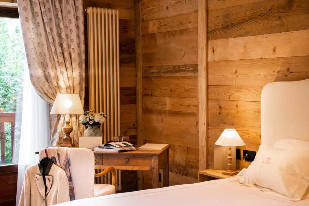Superior Double Room with Balcony — Auberge de La Maison