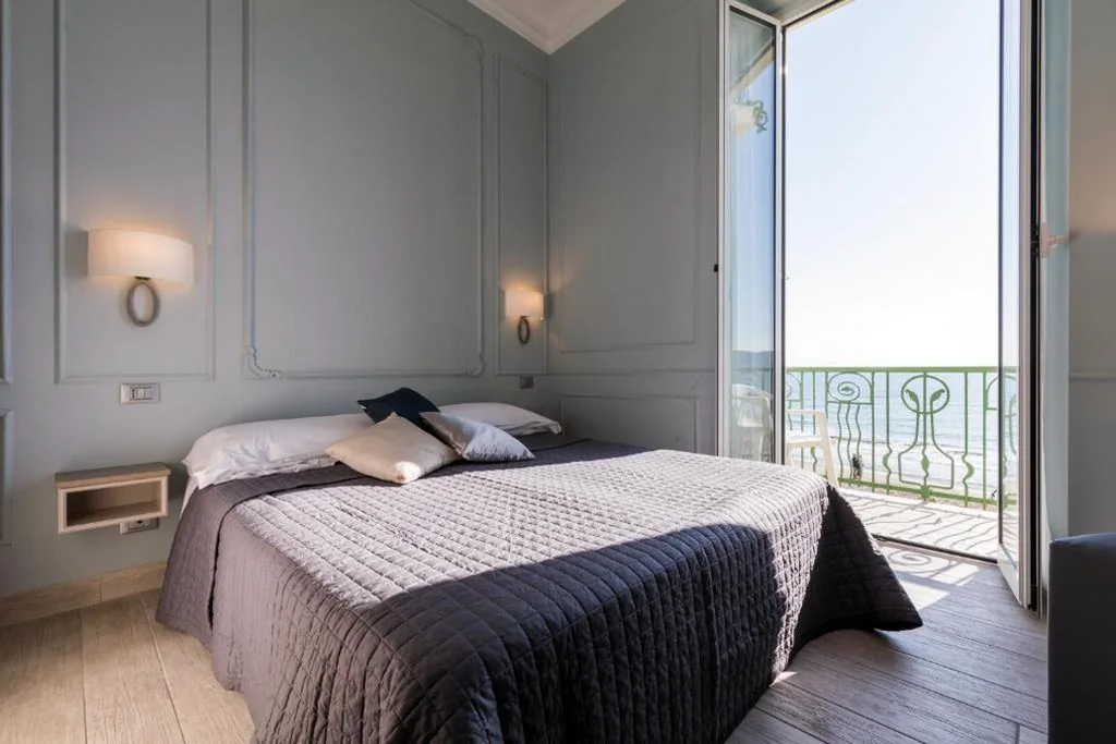 Superior Double Room with Balcony and Sea View — Hotel Eden Alaxi Hotels