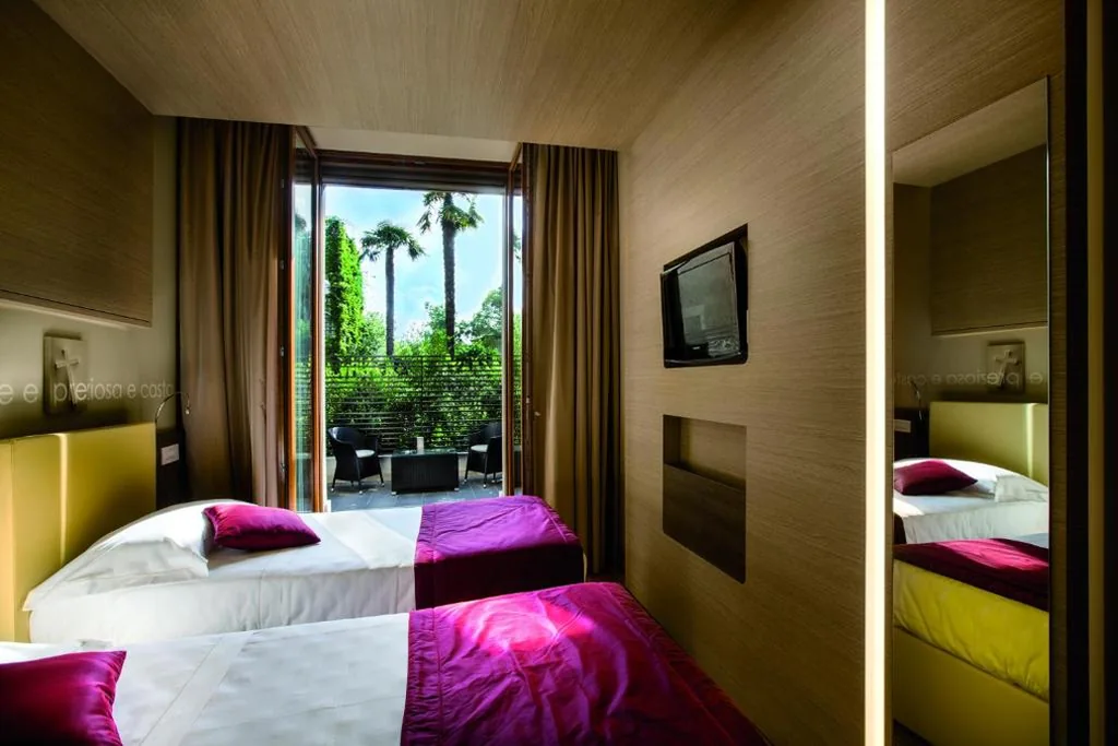 Superior Double Room with Balcony — Hotel Il Cantico St. Peter