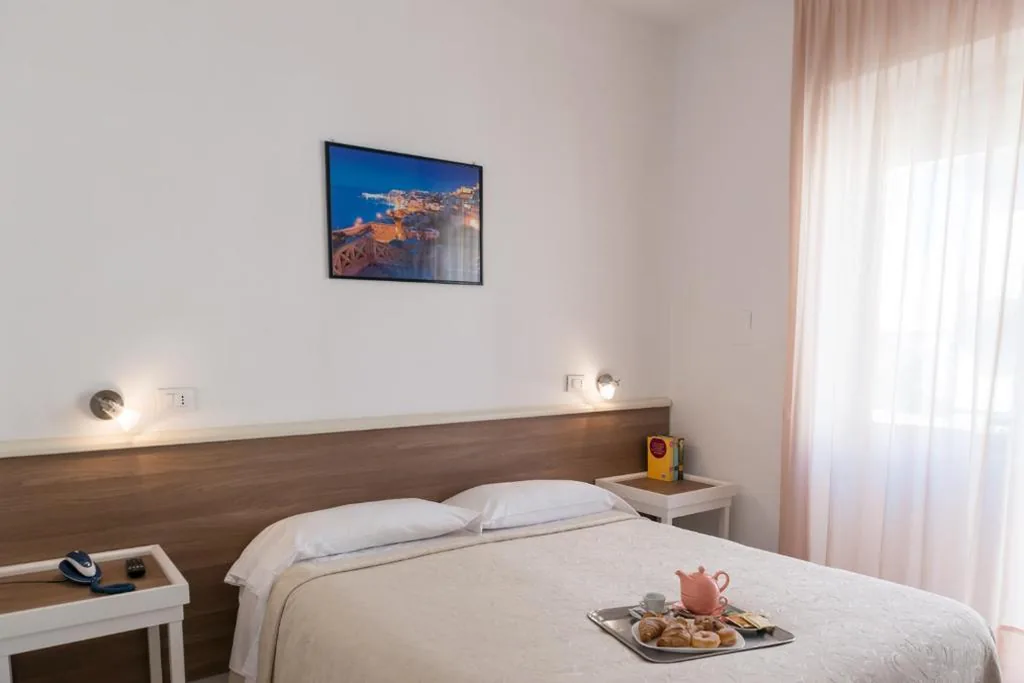 Camera Matrimoniale Superior con Balcone — Hotel Viola