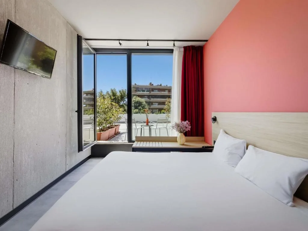 Camera Matrimoniale Superior con Balcone — Ibis Styles Roma Aurelia