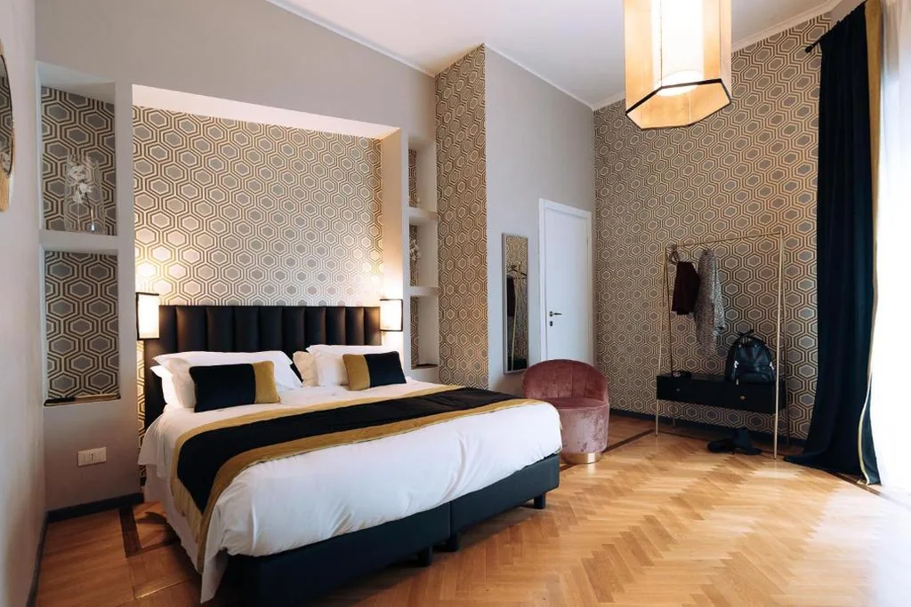 Superior Double Room with Balcony — Mi Hotel Home