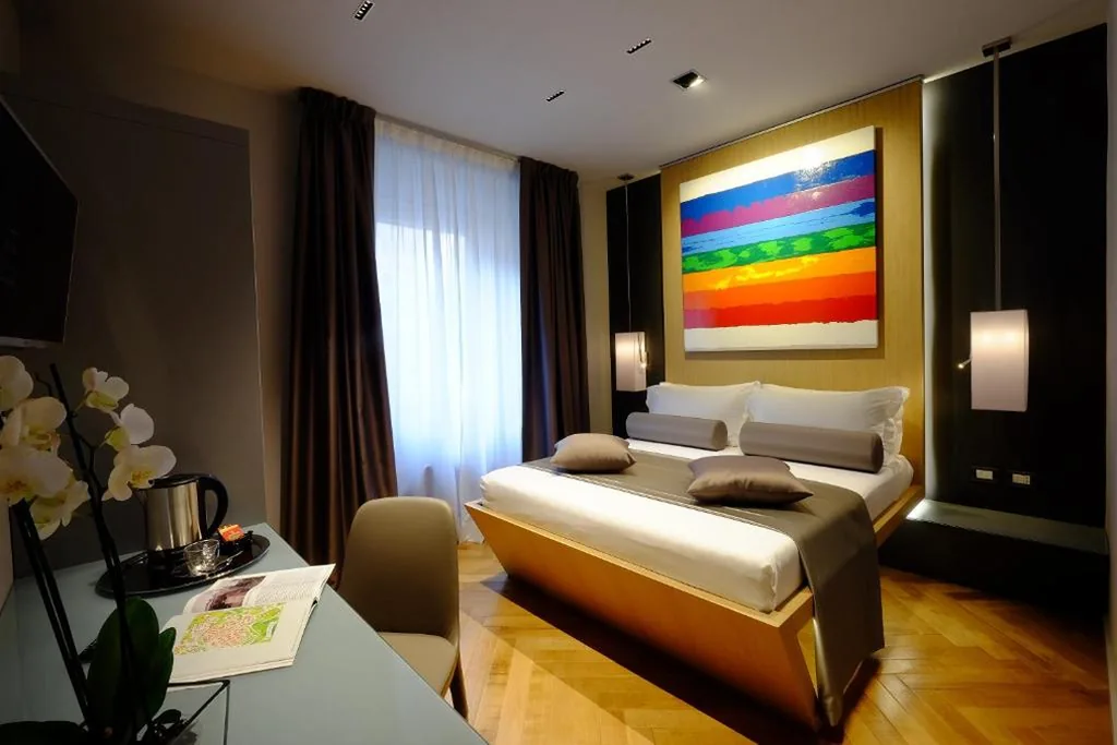 Superior Double Room with City View — Navona Rooms