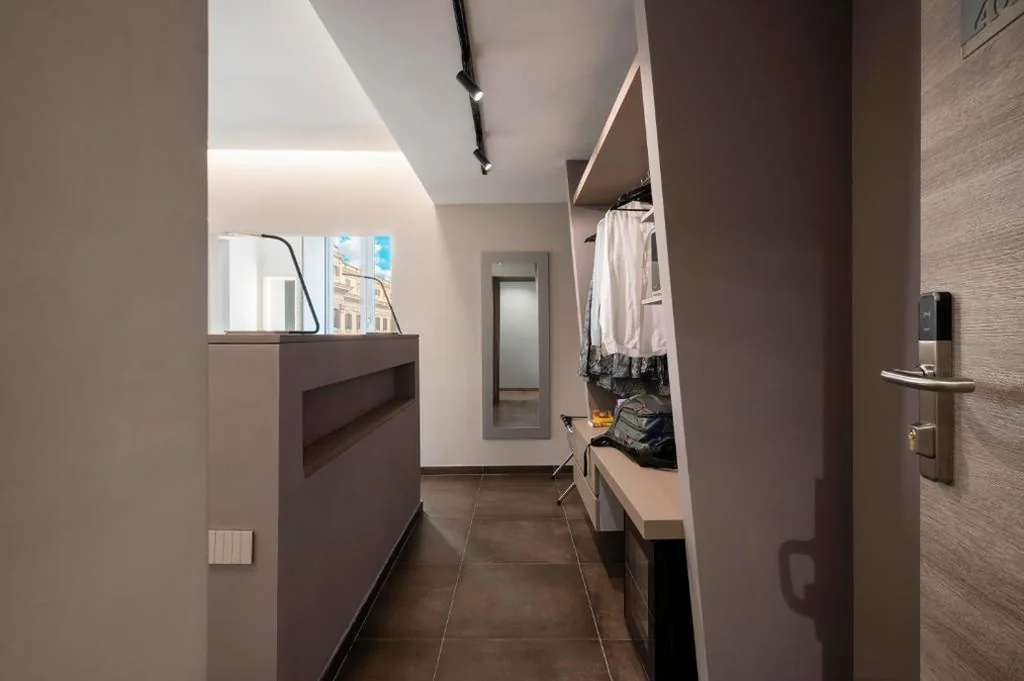 Superior Double Room with City View — The Point Suites Rome – Guest House