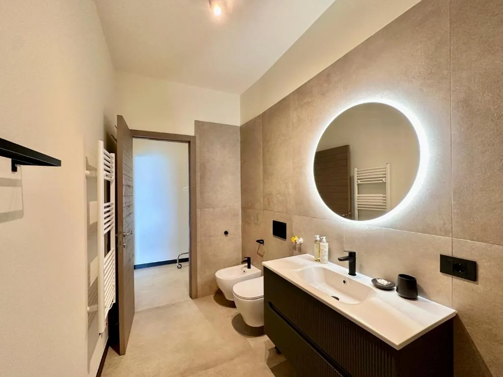 Superior Double Room with Sea View — Cinque Terre Room Rental SULLA VIA
