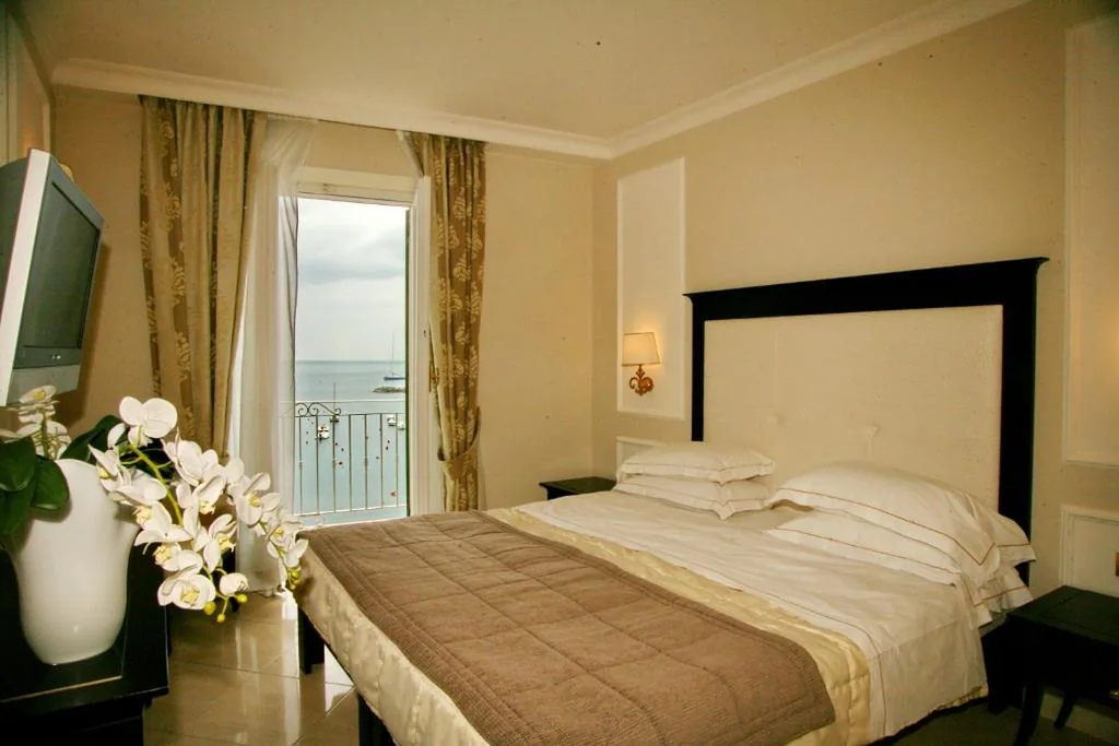 Superior Double Room with Sea View — Hotel Miramare & Spa