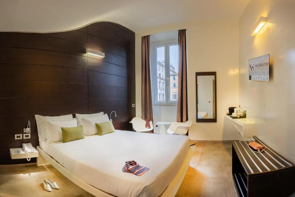 Camera Matrimoniale Superior con Vista — Navona Stay