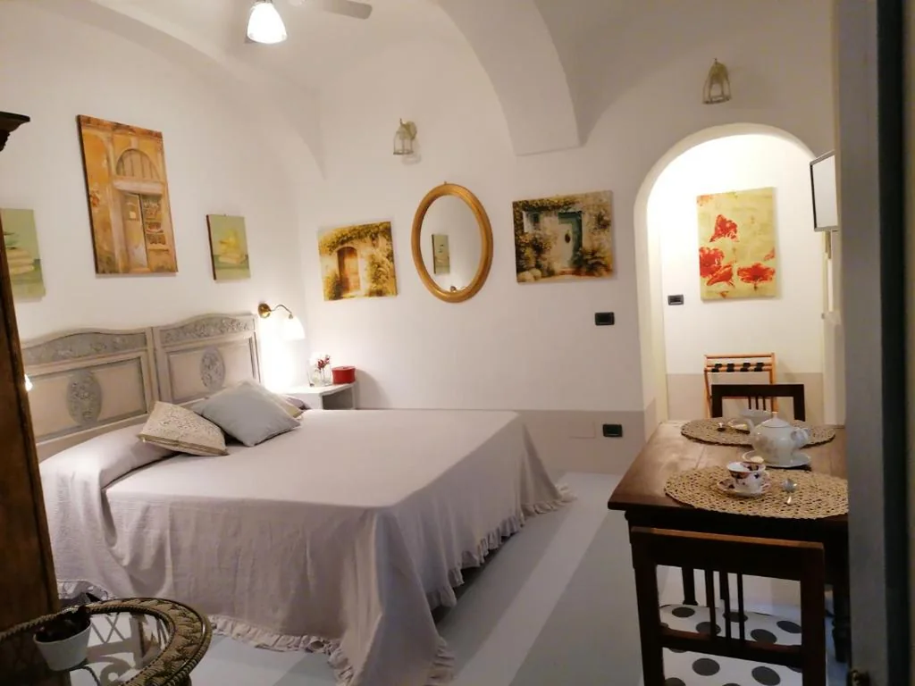 Superior Double Room — Corte delle Camelie Bed and Breakfast