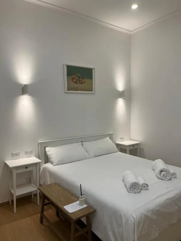 Camera Matrimoniale Superior — Flat 7 Rome Guesthouse