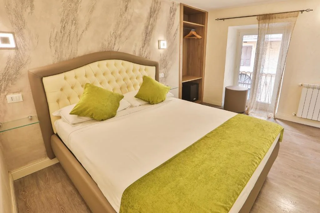 Camera Matrimoniale Superior — Grottini Luxury Suites ~ Pantheon
