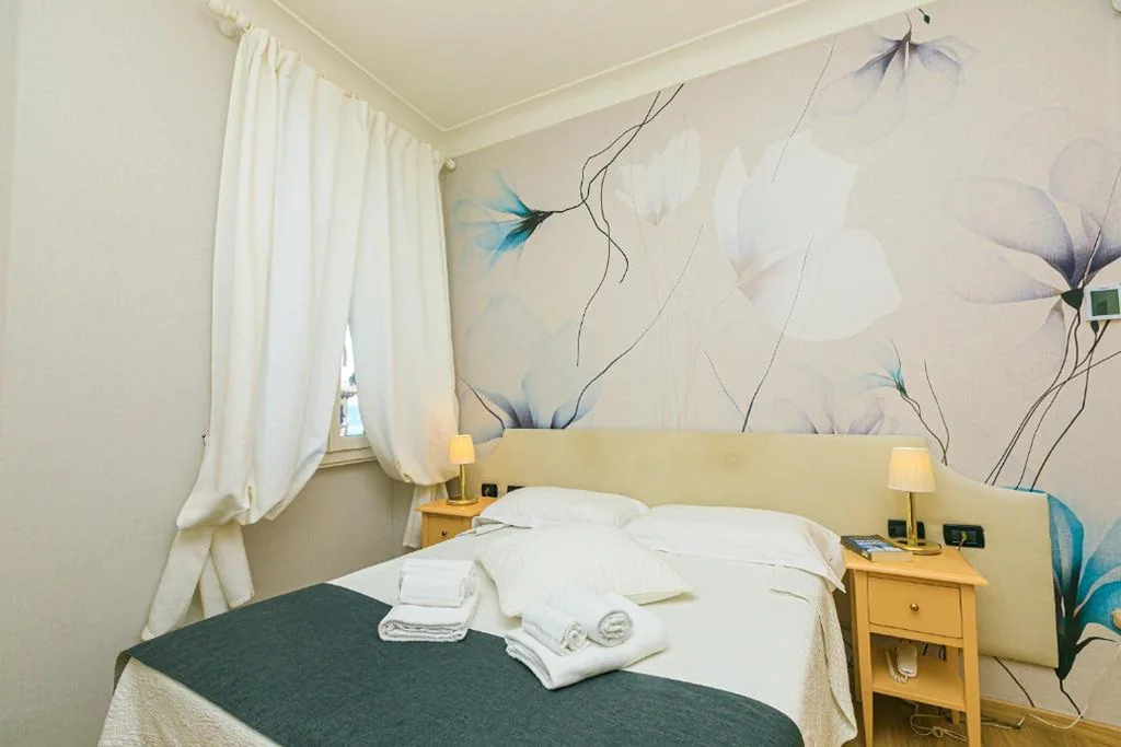 Superior Double Room — Hotel Argentina
