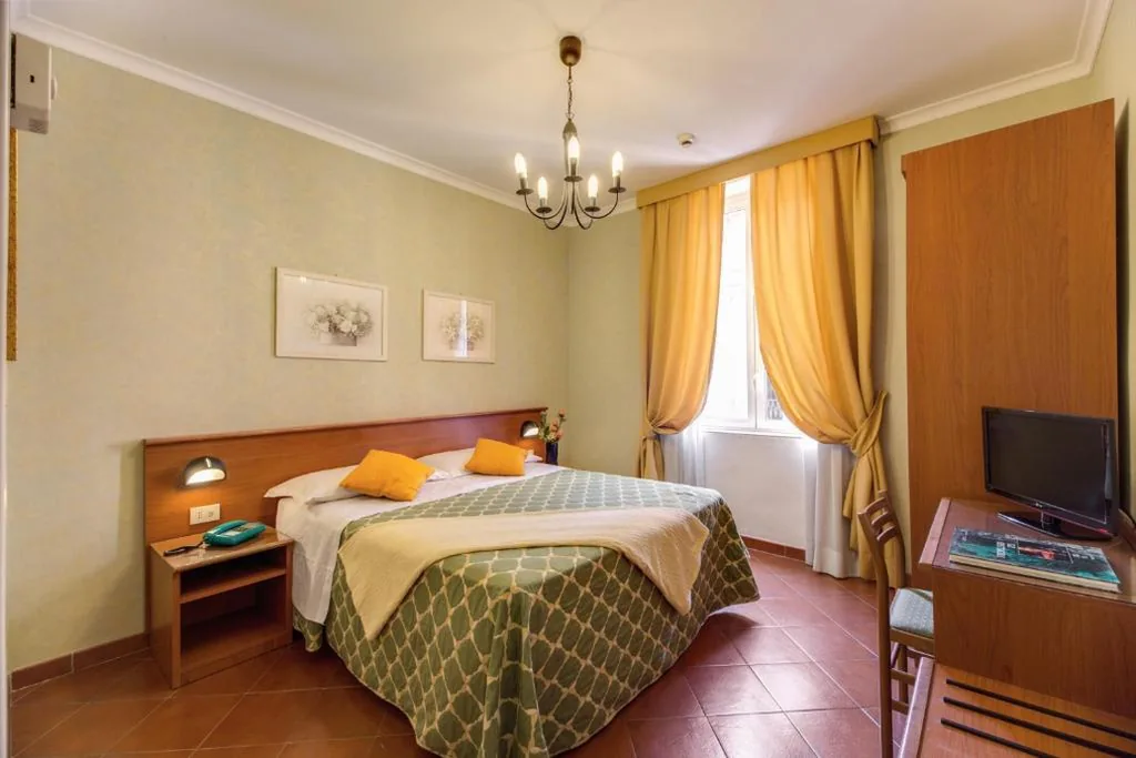 Superior Double Room — Hotel Corona
