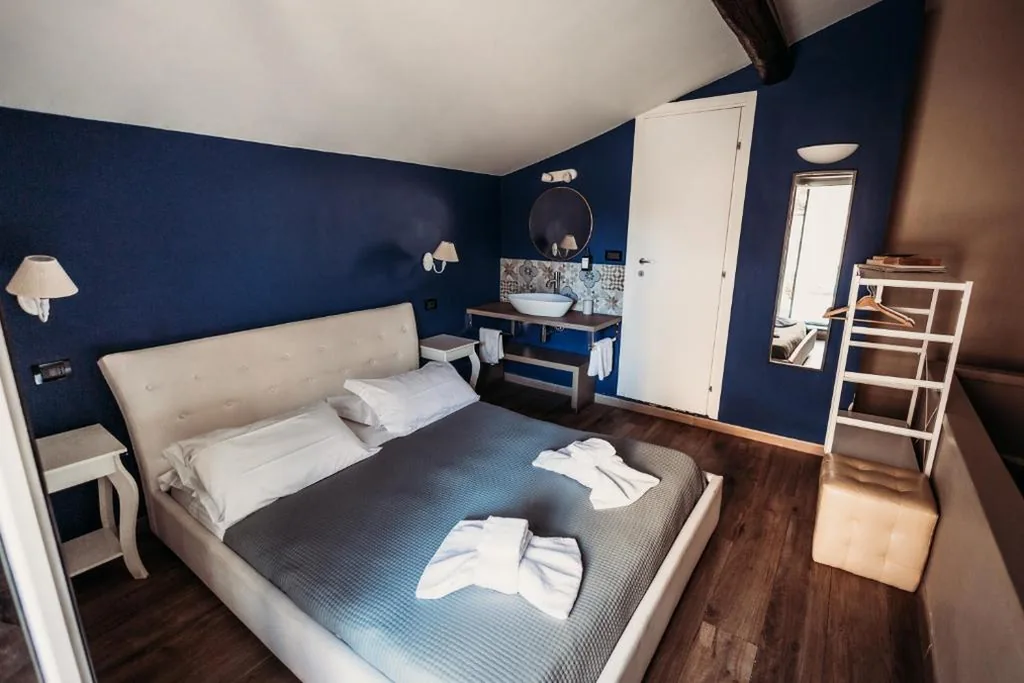Superior Double Room — Hotel Domus Tiberina