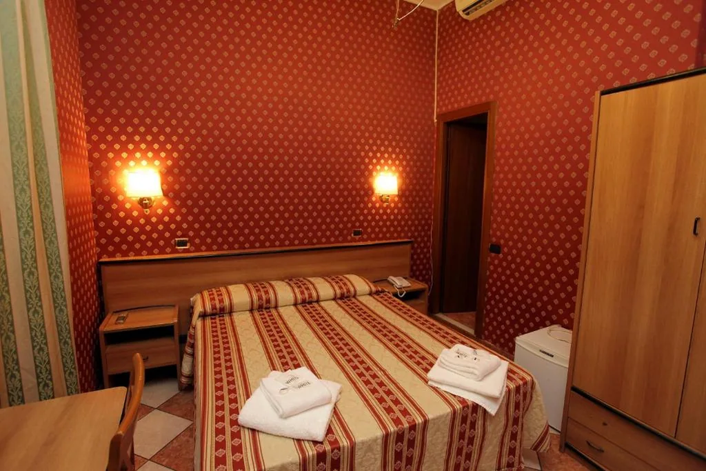 Camera Matrimoniale Superior — Hotel Hollywood