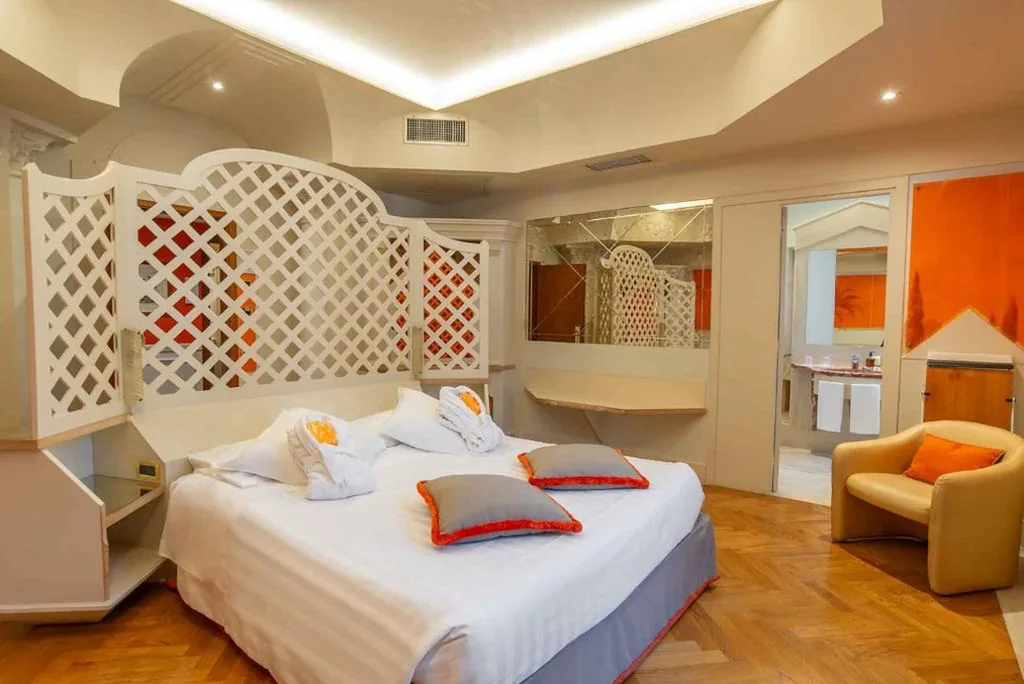 Camera Matrimoniale Superior — Hotel Isa
