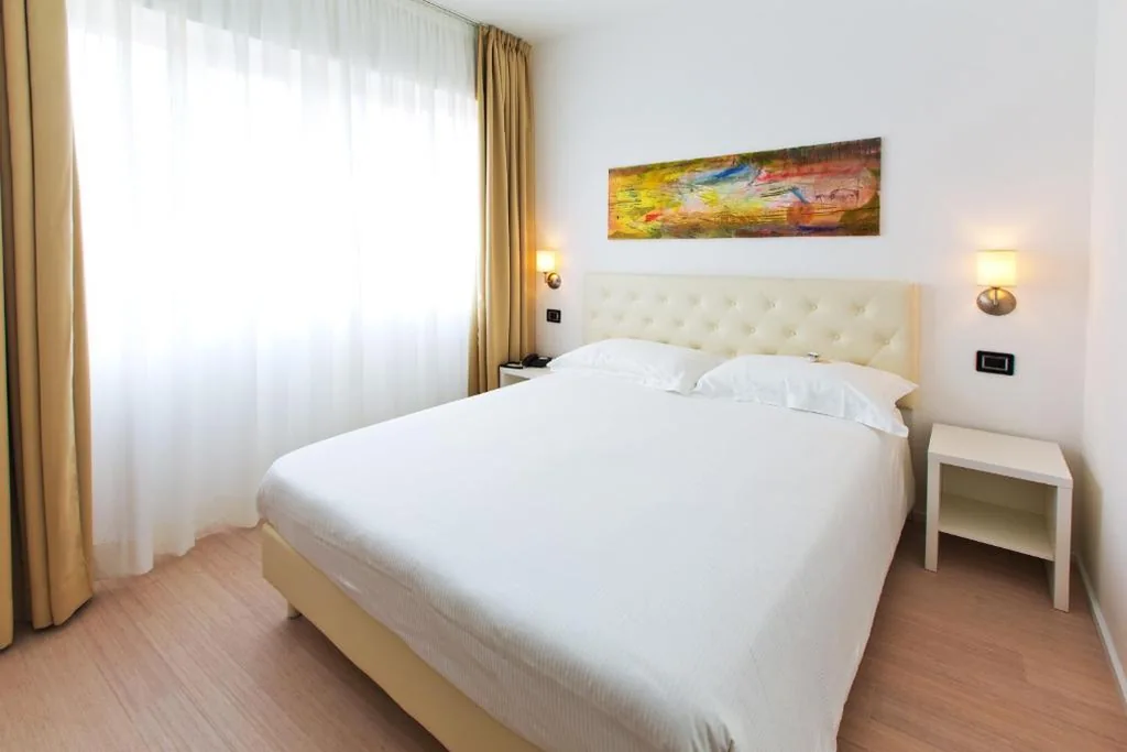 Superior Double Room — Hotel Mainè