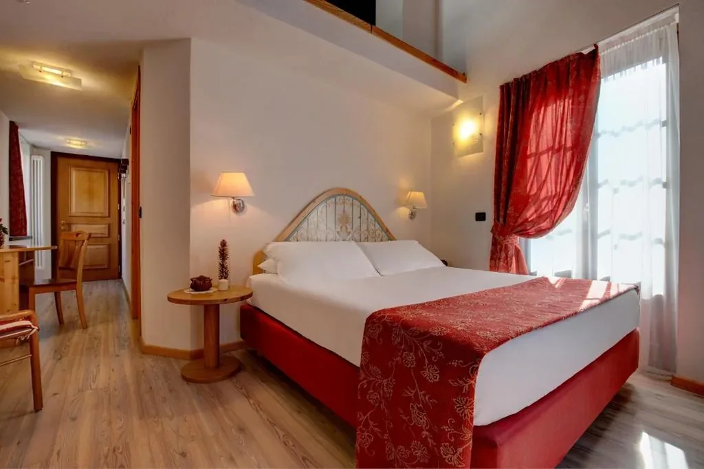 Superior Double Room — iH Hotels Courmayeur Mont Blanc