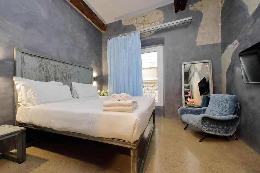 Camera Matrimoniale Superior — Mama’s Home Rome